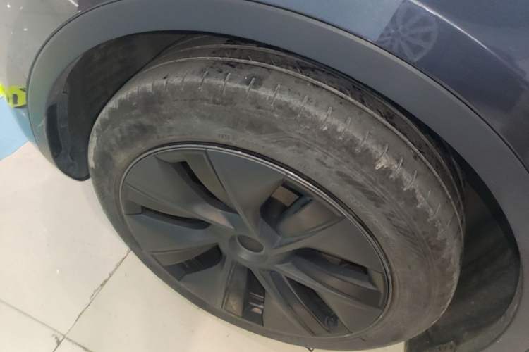 Used Tesla Model Y 2024 Rear-Wheel-Drive Version Left Front Wheel Hub