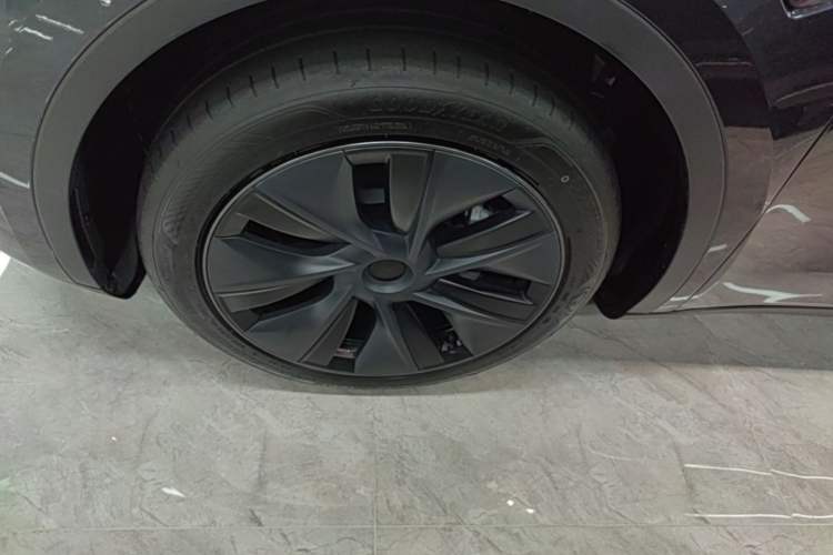 Used Tesla Model Y 2024 Rear-Wheel-Drive Version Left Front Wheel Hub