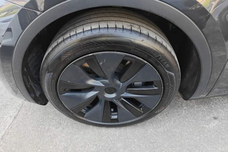 Used Tesla Model Y 2024 Rear-Wheel-Drive Version Left Front Wheel Hub
