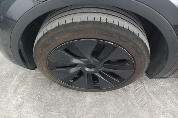 Used Tesla Model Y 2024 Rear-Wheel-Drive Version Left Front Wheel Hub