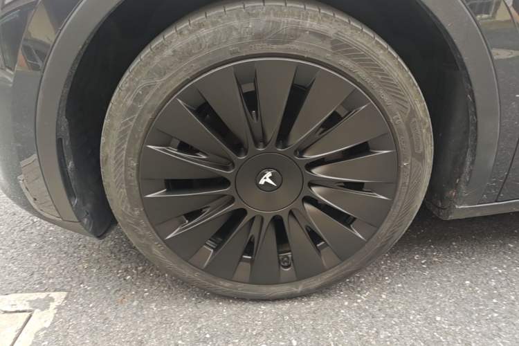 Used Tesla Model Y 2024 Rear-Wheel-Drive Version Left Front Wheel Hub