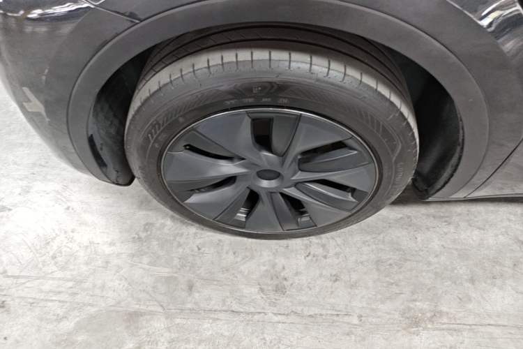 Used Tesla Model Y 2024 Rear-Wheel-Drive Version Left Front Wheel Hub