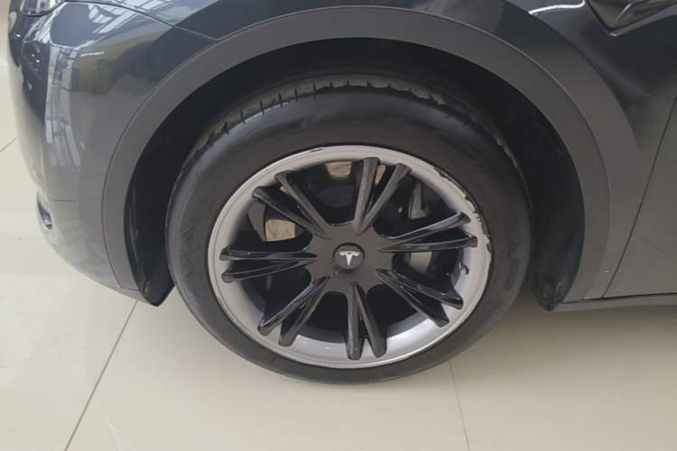 Used Tesla Model Y 2024 Rear-Wheel-Drive Version Left Front Wheel Hub