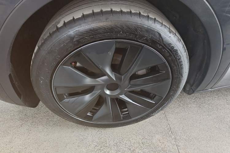 Used Tesla Model Y 2024 Rear-Wheel-Drive Version Left Front Wheel Hub