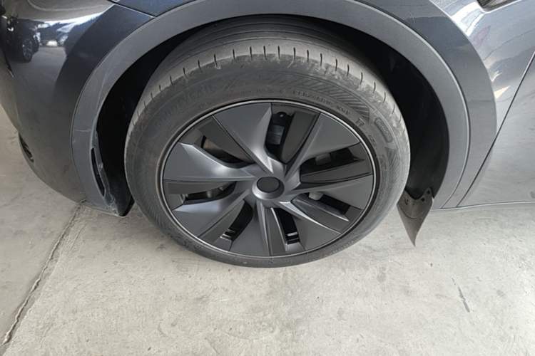 Used Tesla Model Y 2024 Rear-Wheel-Drive Version Left Front Wheel Hub