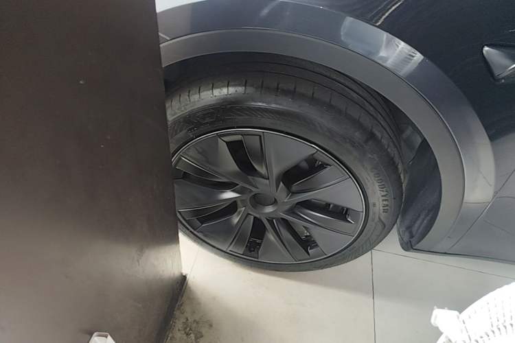Used Tesla Model Y 2024 Rear-Wheel-Drive Version Left Front Wheel Hub
