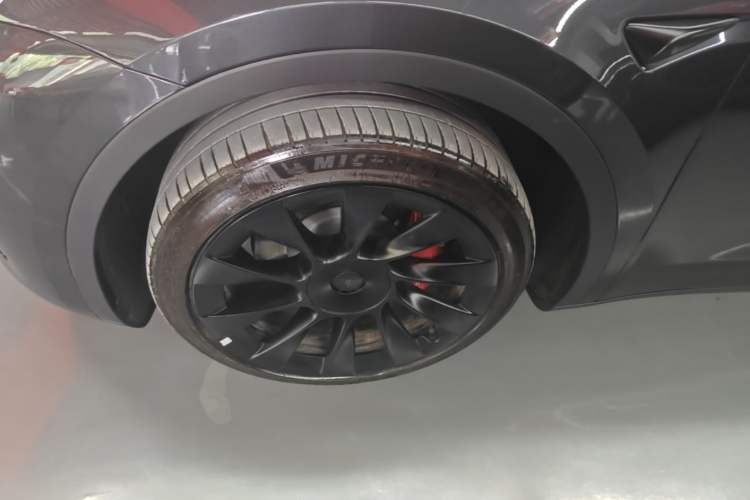 Used Tesla Model Y 2024 Rear-Wheel-Drive Version Left Front Wheel Hub
