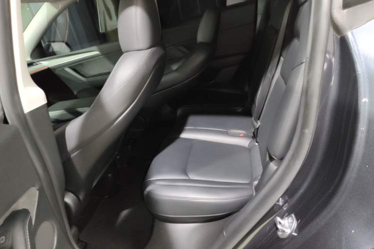 Used Tesla Model Y 2024 Rear-Wheel-Drive Version Left Rear Seat