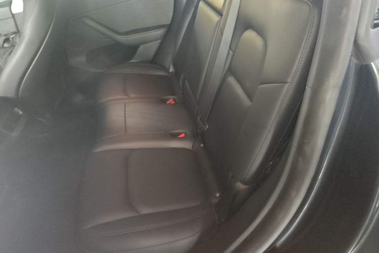 Used Tesla Model Y 2024 Long-Range All-Wheel-Drive Version Left Rear Seat