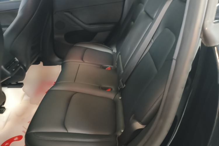 Used Tesla Model Y 2024 Long-Range All-Wheel-Drive Version Left Rear Seat