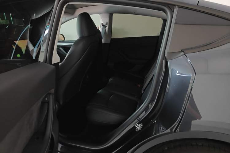 Used Tesla Model Y 2024 Rear-Wheel-Drive Version Left Rear Seat