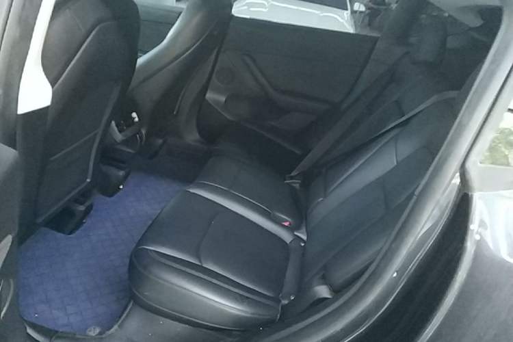 Used Tesla Model Y 2024 Long-Range All-Wheel-Drive Version Left Rear Seat