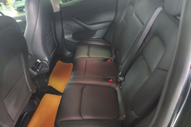 Used Tesla Model Y 2024 Long-Range All-Wheel-Drive Version Left Rear Seat