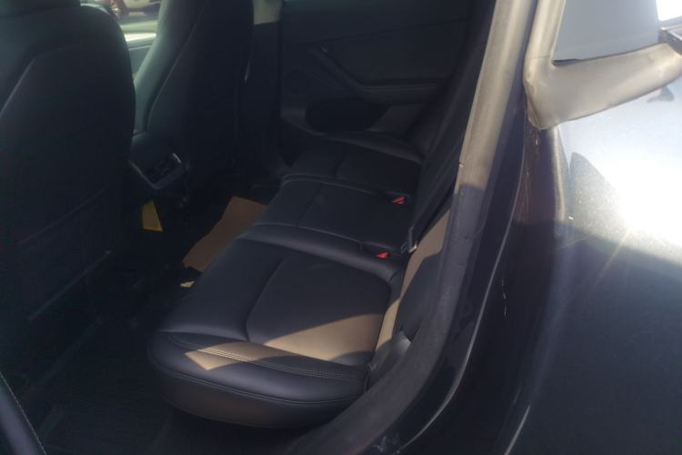 Used Tesla Model Y 2024 Long-Range All-Wheel-Drive Version Left Rear Seat