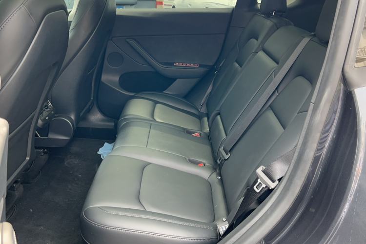Used Tesla Model Y 2024 Long-Range All-Wheel-Drive Version Left Rear Seat