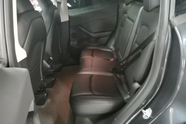 Used Tesla Model Y 2024 Long-Range All-Wheel-Drive Version Left Rear Seat