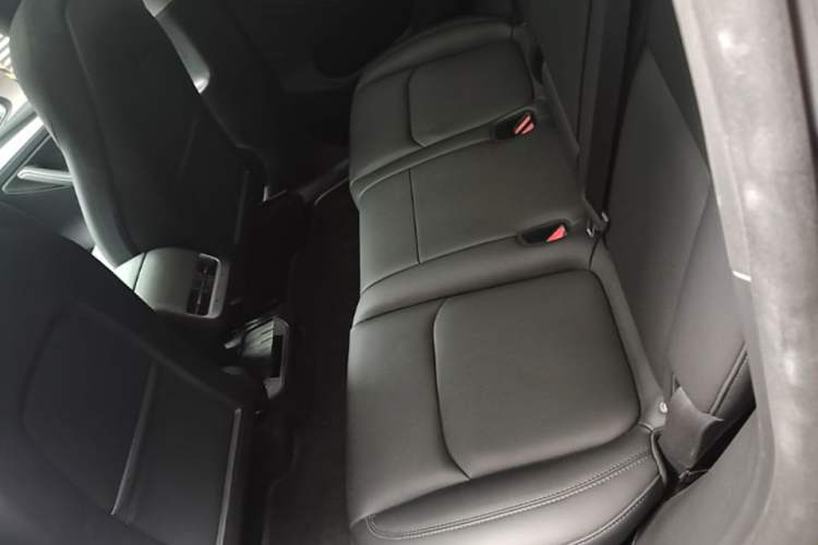 Used Tesla Model Y 2024 Rear-Wheel-Drive Version Left Rear Seat