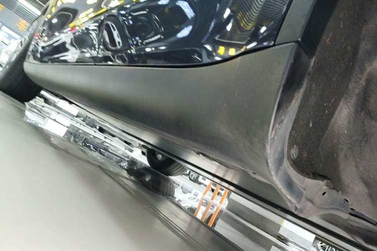 Used Tesla Model Y 2024 Rear-Wheel-Drive Version Left Side Sill