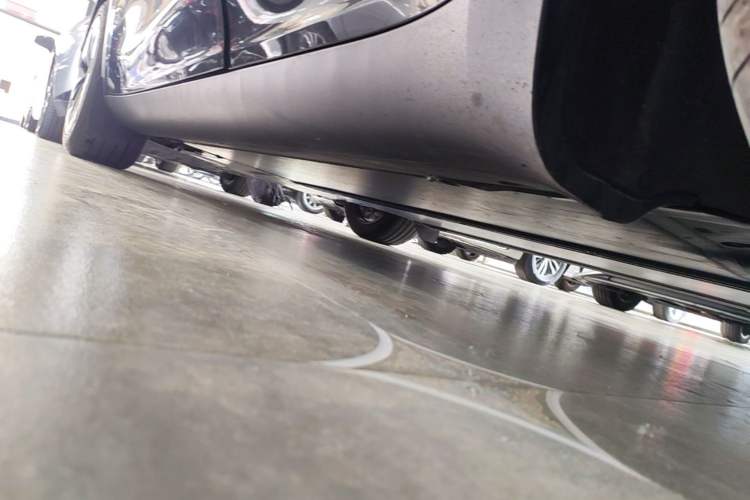 Used Tesla Model Y 2024 Rear-Wheel-Drive Version Left Side Sill