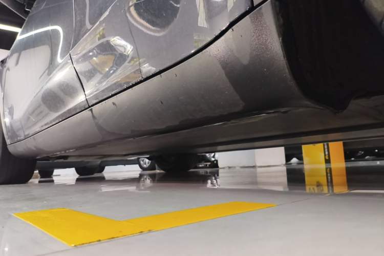 Used Tesla Model Y 2024 Rear-Wheel-Drive Version Left Side Sill