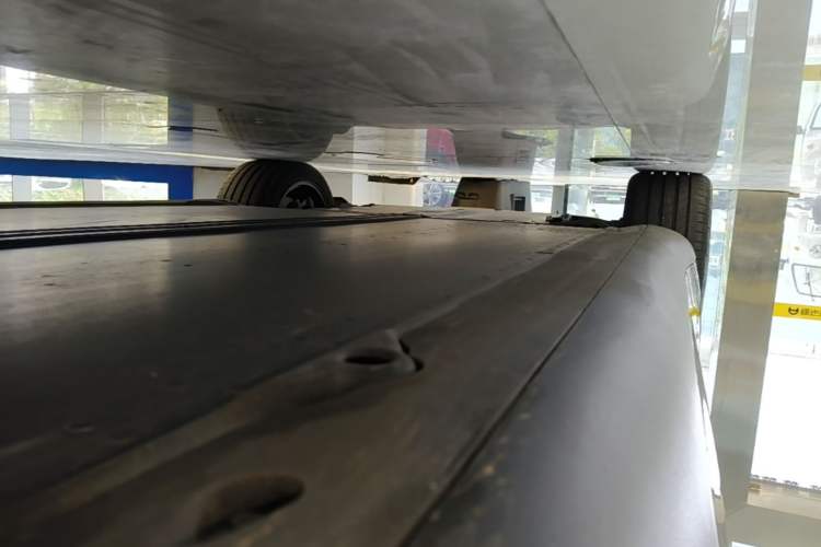Used Tesla Model Y 2024 Rear-Wheel-Drive Version Left Side Sill