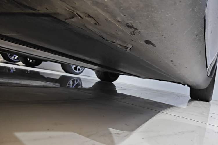 Used Tesla Model Y 2024 Rear-Wheel-Drive Version Left Side Sill