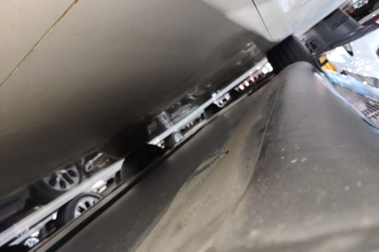 Used Tesla Model Y 2024 Rear-Wheel-Drive Version Left Side Sill