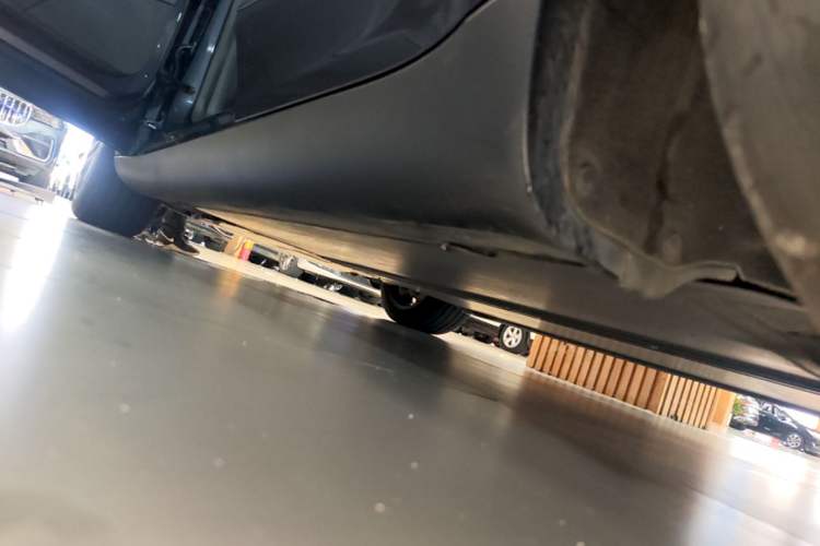 Used Tesla Model Y 2024 Rear-Wheel-Drive Version Left Side Sill