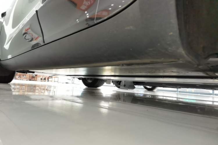 Used Tesla Model Y 2024 Rear-Wheel-Drive Version Left Side Sill