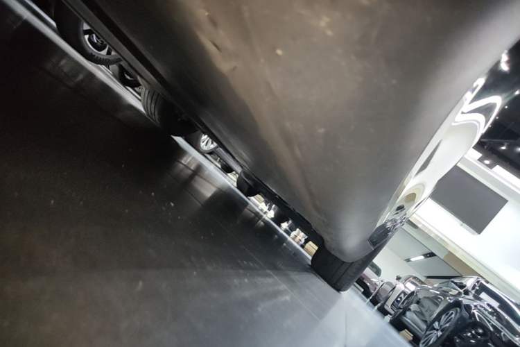 Used Tesla Model Y 2024 Rear-Wheel-Drive Version Left Side Sill
