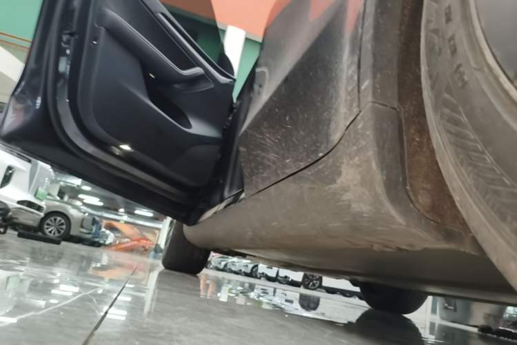 Used Tesla Model Y 2024 Rear-Wheel-Drive Version Left Side Sill