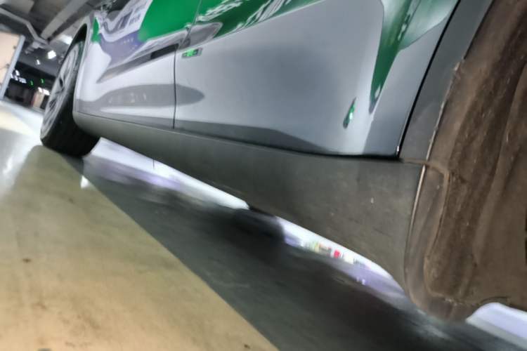 Used Tesla Model Y 2024 Rear-Wheel-Drive Version Left Side Sill