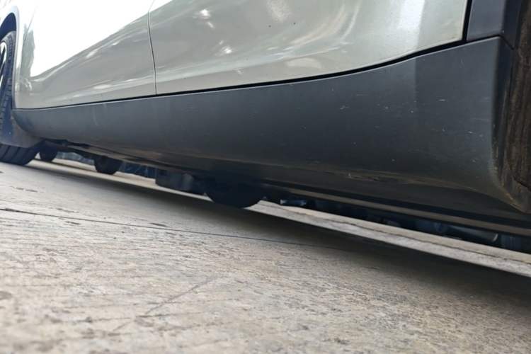 Used Tesla Model Y 2024 Rear-Wheel-Drive Version Left Side Sill