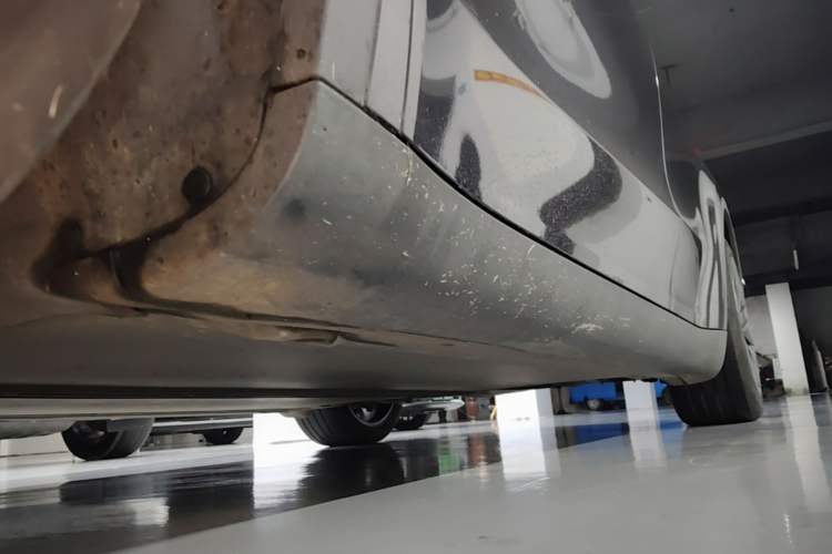 Used Tesla Model Y 2024 Rear-Wheel-Drive Version Left Side Sill