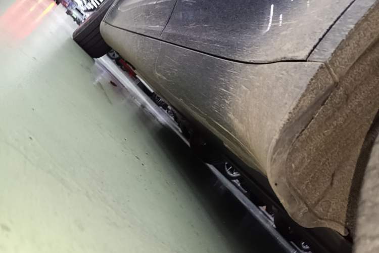 Used Tesla Model Y 2024 Rear-Wheel-Drive Version Left Side Sill