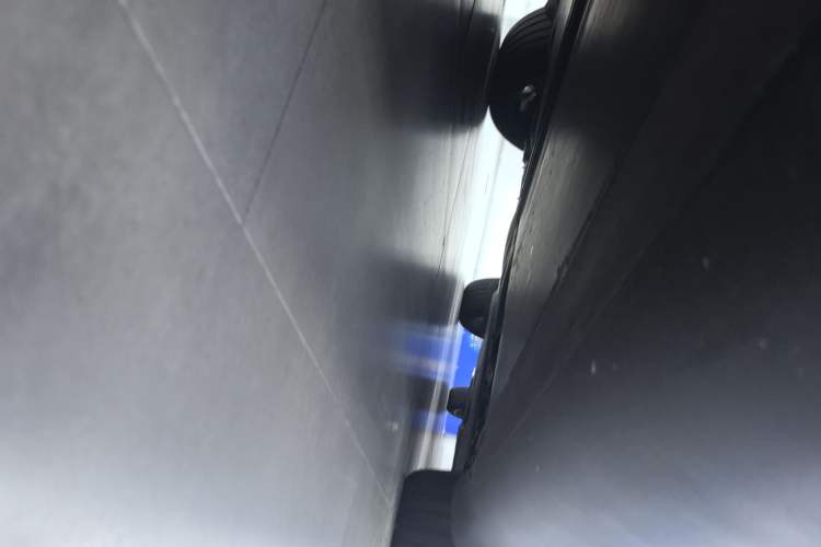 Used Tesla Model Y 2024 Rear-Wheel-Drive Version Left Side Sill