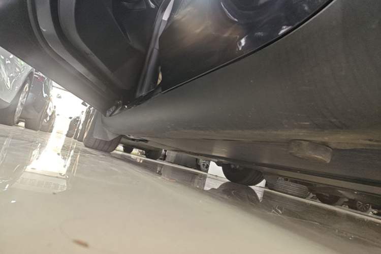Used Tesla Model Y 2024 Rear-Wheel-Drive Version Left Side Sill