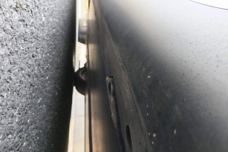 Used Tesla Model Y 2024 Rear-Wheel-Drive Version Left Side Sill
