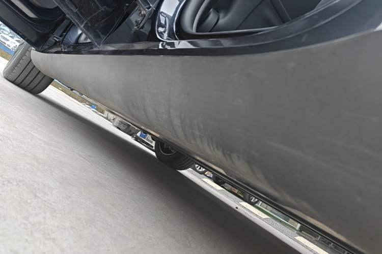 Used Tesla Model Y 2024 Rear-Wheel-Drive Version Left Side Sill