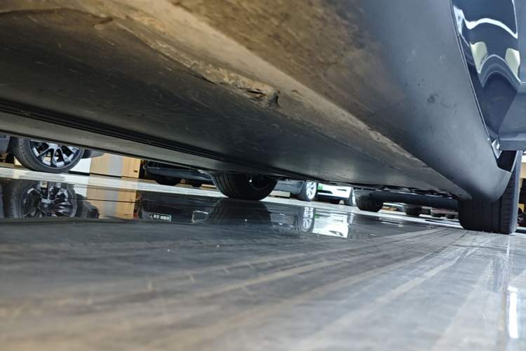 Used Tesla Model Y 2024 Rear-Wheel-Drive Version Left Side Sill