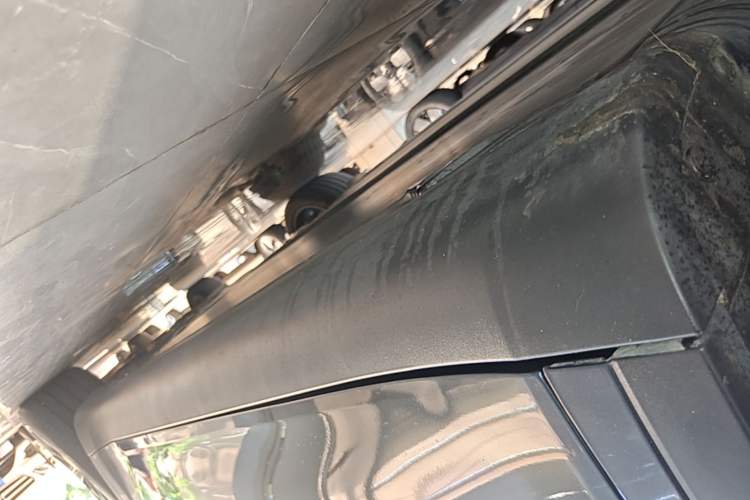 Used Tesla Model Y 2024 Rear-Wheel-Drive Version Left Side Sill