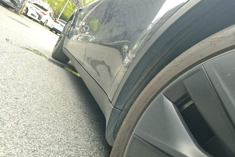 Used Tesla Model Y 2024 Rear-Wheel-Drive Version Left Side Sill