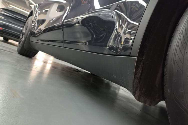 Used Tesla Model Y 2024 Rear-Wheel-Drive Version Left Side Sill