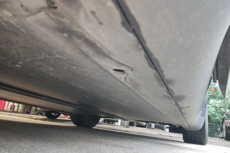 Used Tesla Model Y 2024 Rear-Wheel-Drive Version Left Side Sill