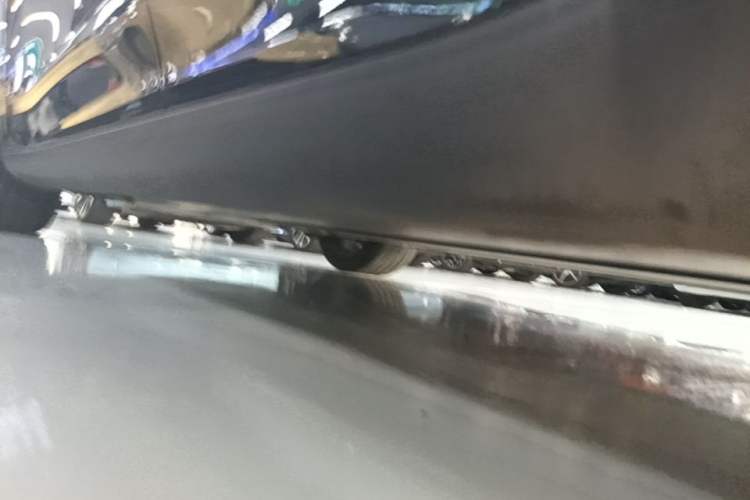 Used Tesla Model Y 2024 Rear-Wheel-Drive Version Left Side Sill
