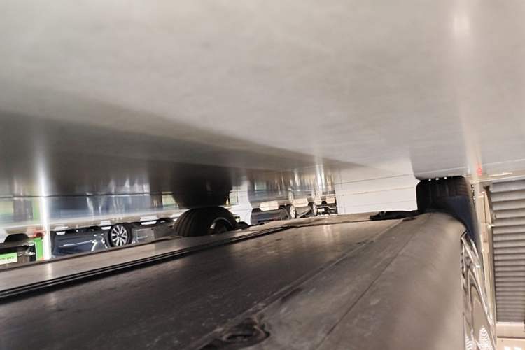 Used Tesla Model Y 2024 Long-Range All-Wheel-Drive Version Left Side Sill