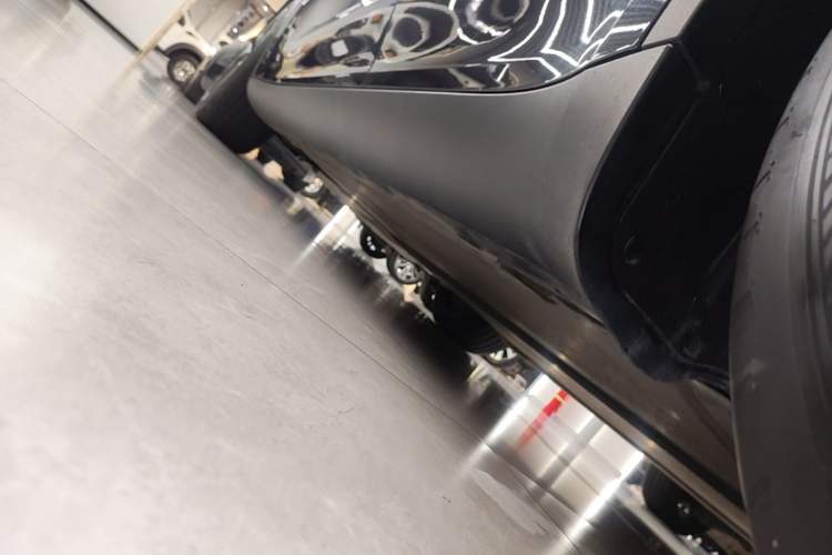 Used Tesla Model Y 2024 Rear-Wheel-Drive Version Left Side Sill