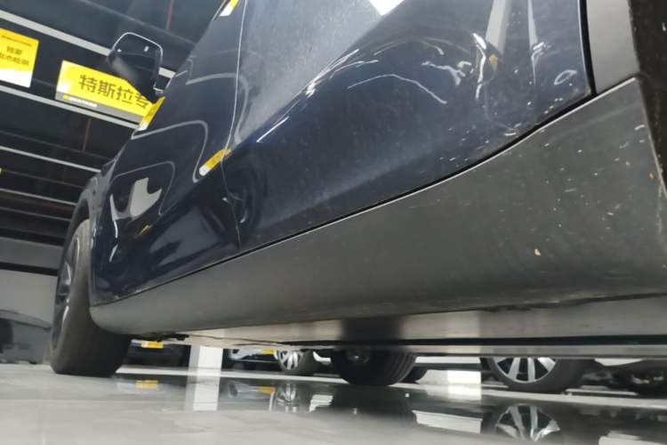 Used Tesla Model Y 2024 Rear-Wheel-Drive Version Left Side Sill