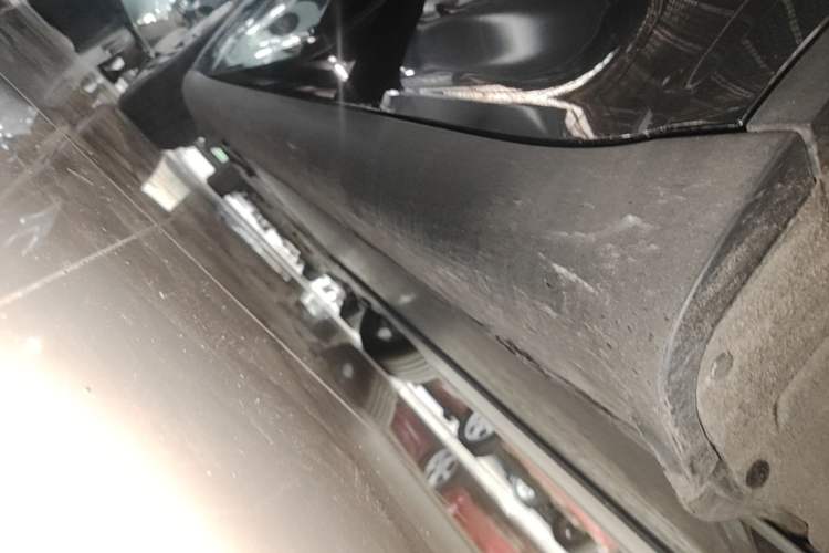 Used Tesla Model Y 2024 Rear-Wheel-Drive Version Left Side Sill