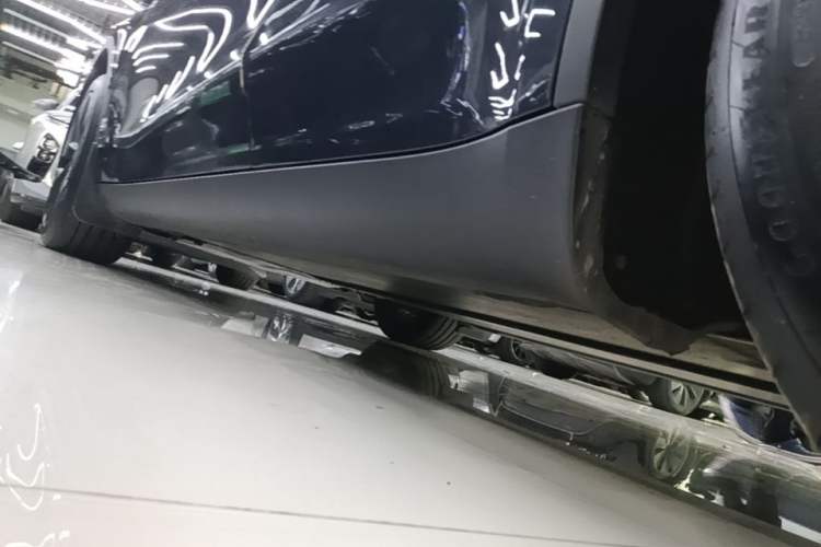 Used Tesla Model Y 2024 Rear-Wheel-Drive Version Left Side Sill